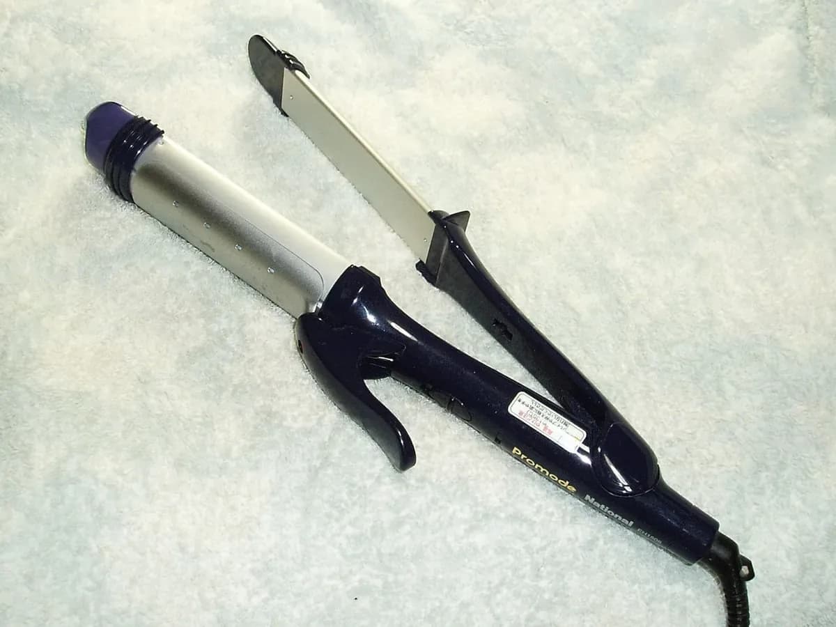 Rizador Babyliss Titanium Waves 25 mm, vista en ángulo