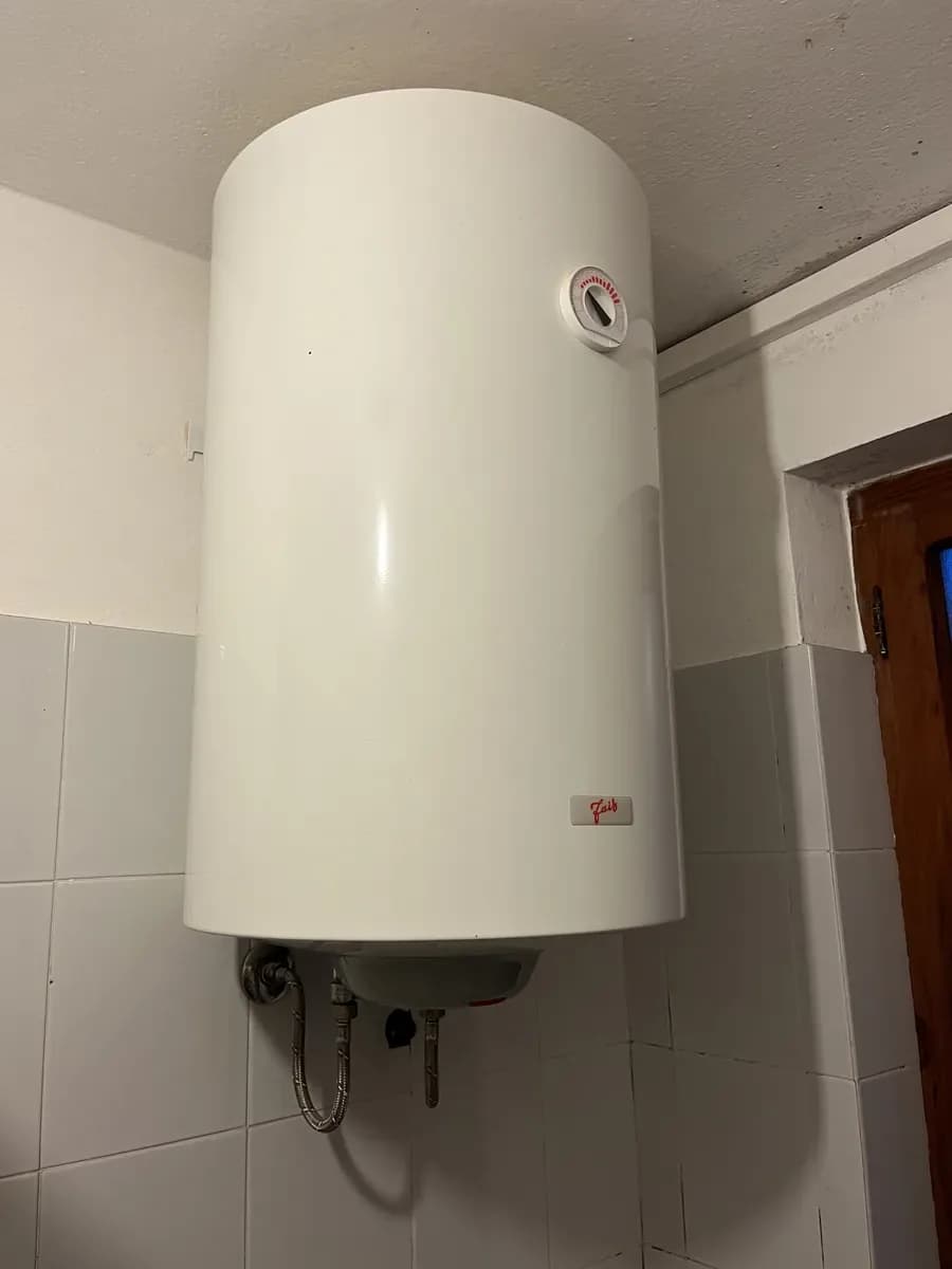 Termotanque eléctrico Kallpa Inox 50 L vertical, vista principal