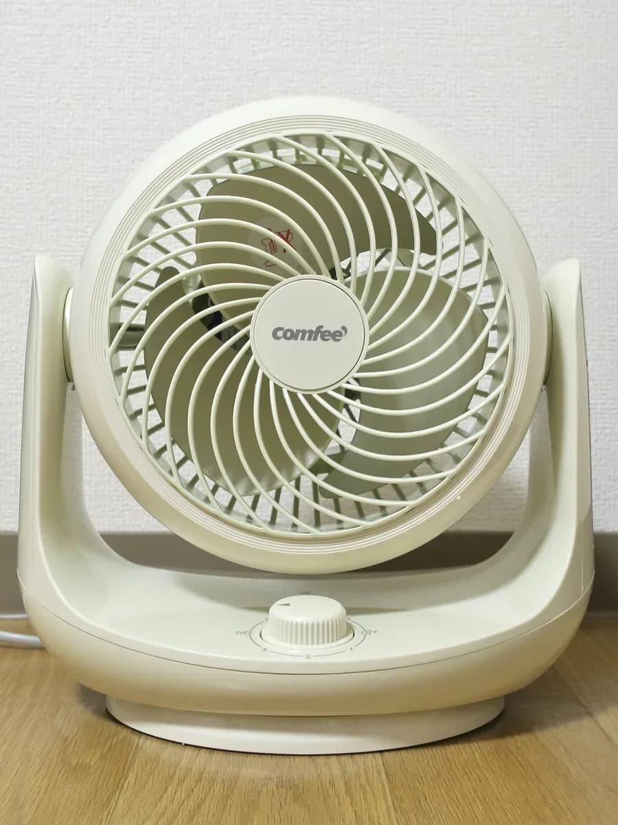 Turbo ventilador industrial Ultracomb Pro 65 cm con control remoto, vista en ángulo