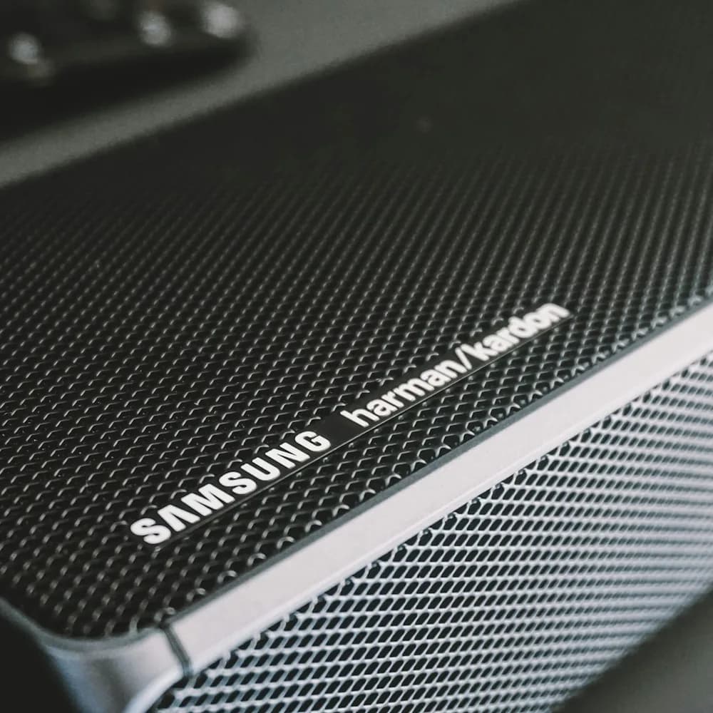 Barra de Sonido Samsung HW-B550 2.1 Canales 410 W con Subwoofer - vista principal